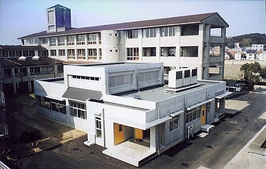 東中学校2